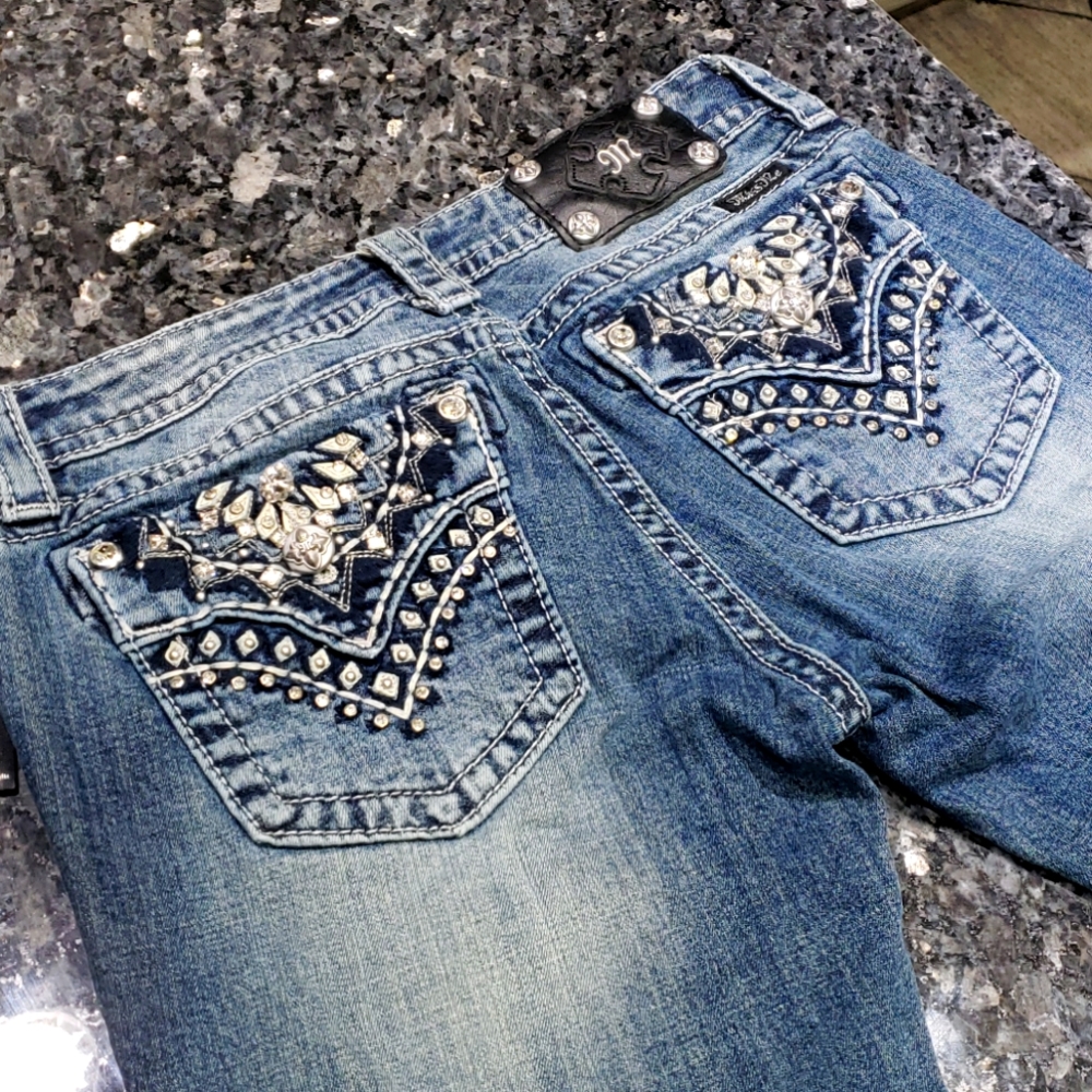 Miss Me Signature Cuffed Capri